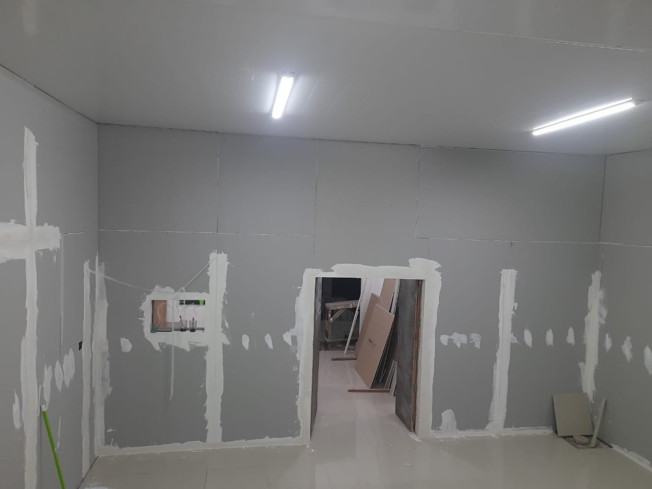 Penyediaan dan pemasangan  Timbal